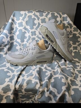 Nike Men’s Air Max 90 Shoes Sz 11